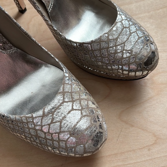 Snake Print Pumps - Picture 7 of 10